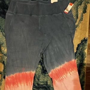 LIVI athletic tie-dyed capris, NWT, has pockets.